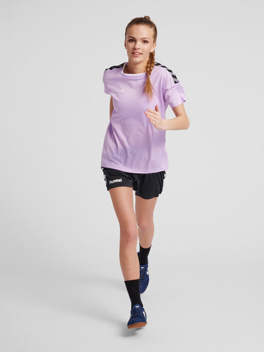 hmlAUTHENTIC POLY JERSEY WOMAN S/S, LAVENDULA, model