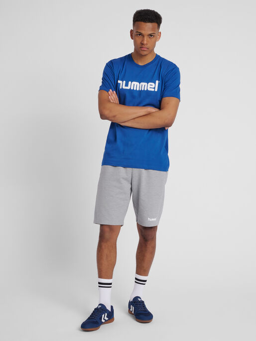 HUMMEL GO COTTON LOGO T-SHIRT S/S, TRUE BLUE, model