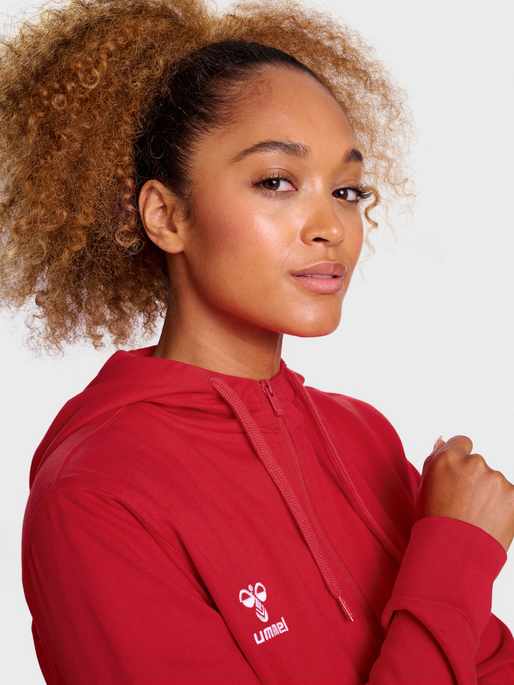 hmlGO 2.0 ZIP HOODIE WOMAN, TRUE RED, model