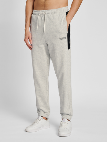 hmlLGC BRYCE SWEATPANTS, TOFU MELANGE, model