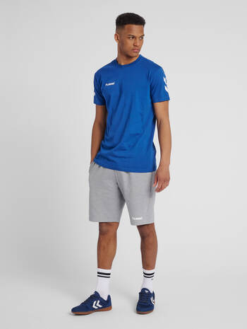 HUMMEL GO COTTON BERMUDA SHORTS, GREY MELANGE, model