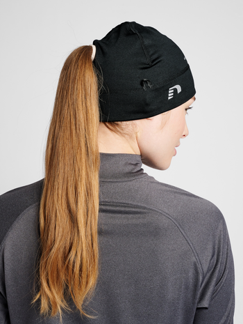 CORE BEANIE, BLACK, model