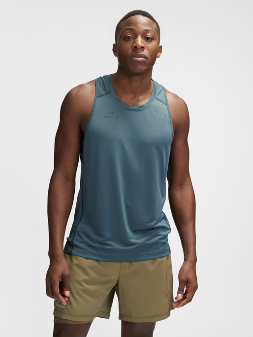 nwlBEAT SINGLET, DARK SLATE, model