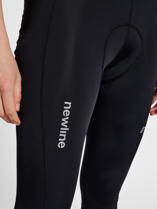 WOMENS CORE BIKE KNEE PANTS, BLACK, model