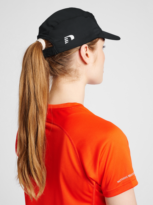 CORE RUNNING CAP, BLACK, model