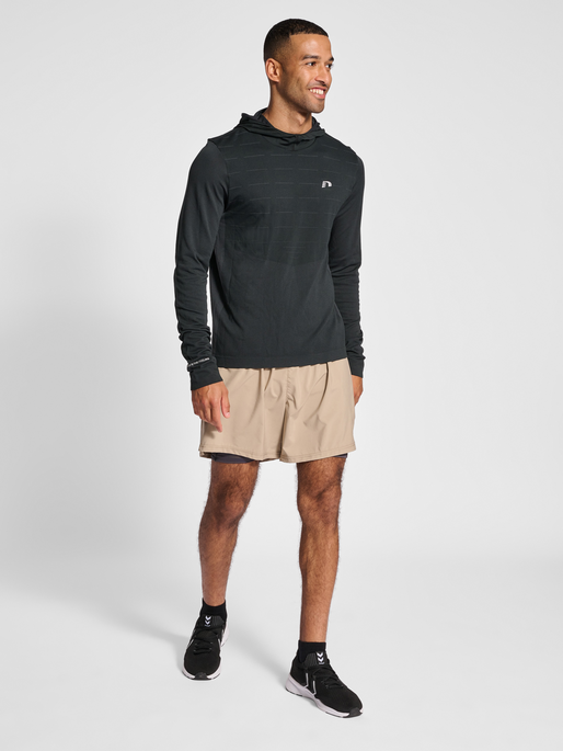 nwlCAMBRIGDE SEAMLESS HOODIE MEN, BLACK, model