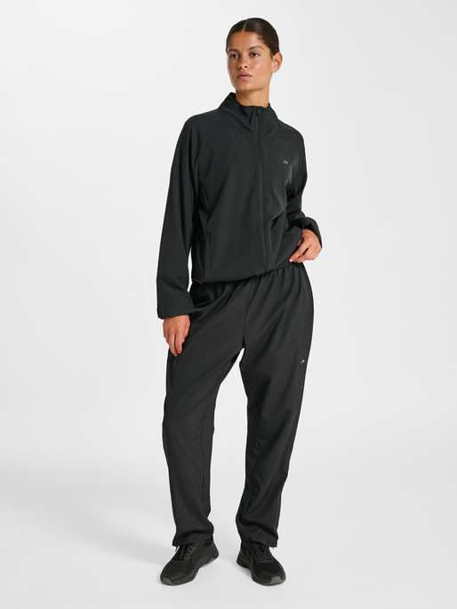 nwlULTRA PANTS, BLACK, model