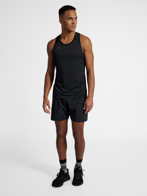nwlBEAT SINGLET, BLACK, model