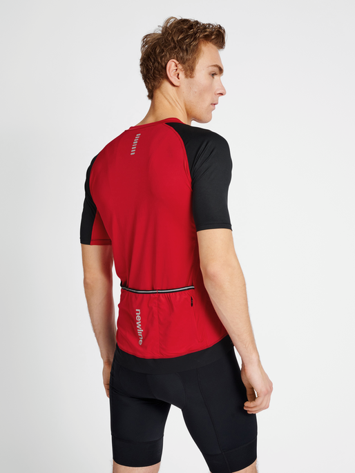 MENS CORE BIKE JERSEY, TANGO RED, model