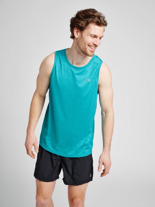 MEN RUNNING SINGLET, CAPRI BREEZE MELANGE, model