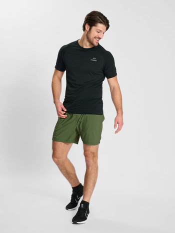 nwlDETROIT SHORTS male, FOUR LEAF CLOVER, model