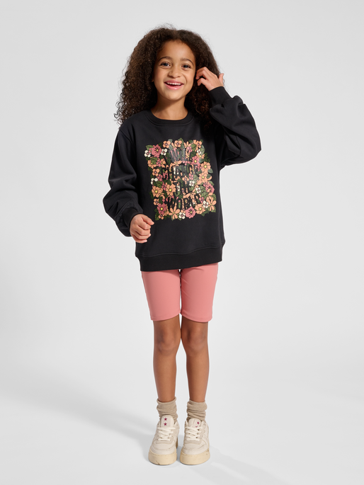 stsHAYLEY SHORTS, WITHERED ROSE, model