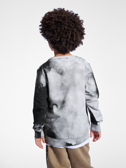 stsCLOUD SWEATSHIRT, BLACK, model