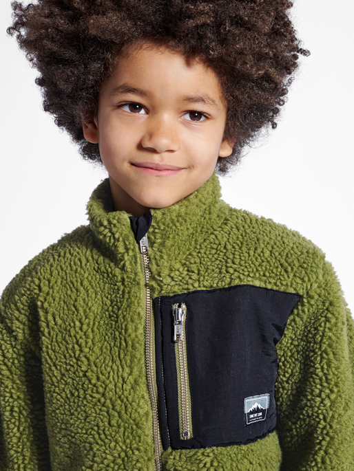 stmVENTURE FLEECE JACKET, OLIVE BRANCH, model