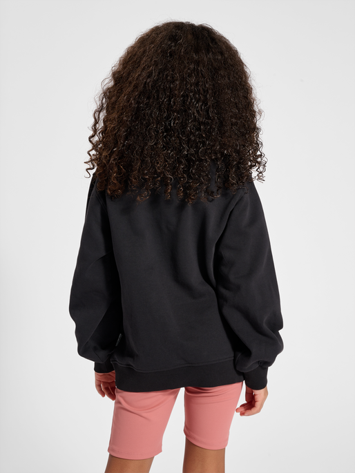 stsKATHY SWEATSHIRT, BLACK, model