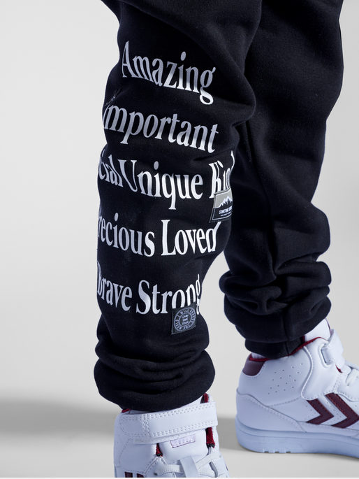 stsUNIQUE PANTS, BLACK, model