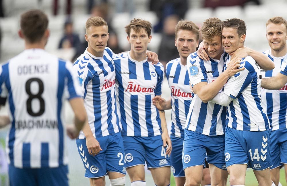 hummel sponsored football teams