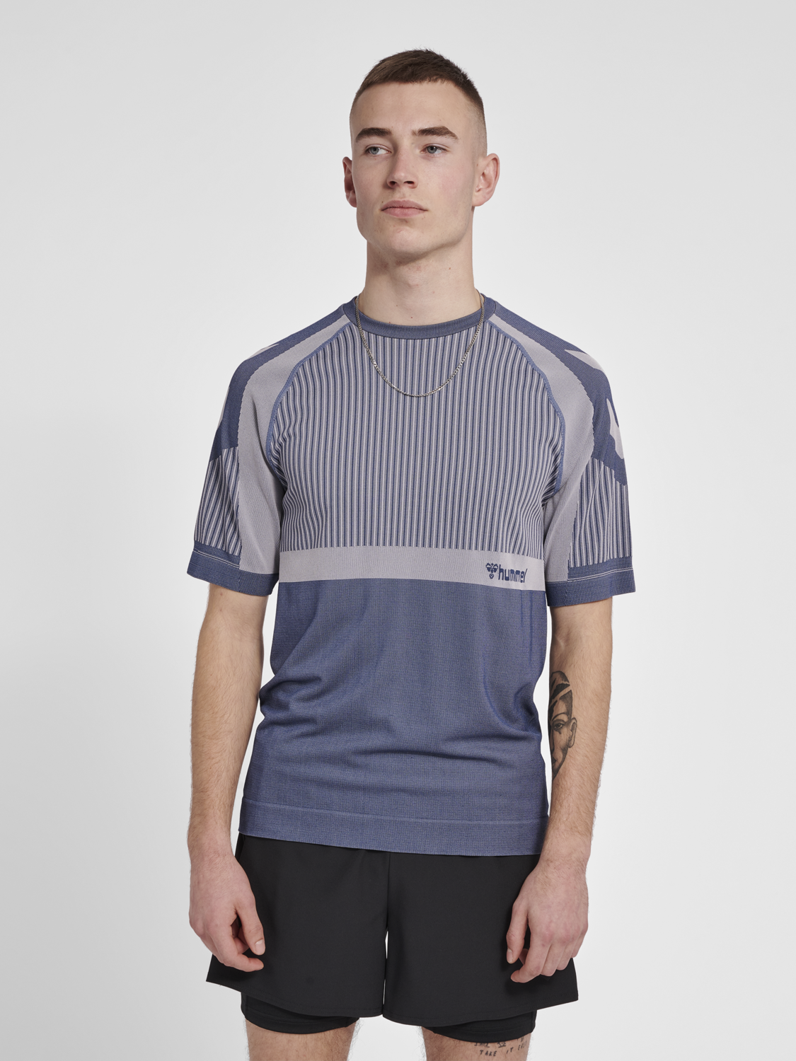 hummel MT UNIT SEAMLESS T-SHIRT - INSIGNIA BLUE/CHATEAU GRAY 